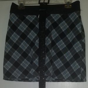 FUN CHECKERED SKIRT